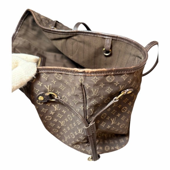 Louis Vuitton Neverfull MM Monogram Canvas - Picture 11 of 16